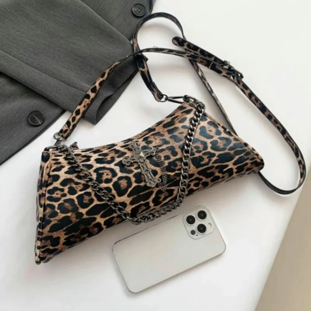 Leopard Pattern Criss Cross Design Crossbody Bag - Picture 3 of 8